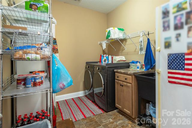 18 Hoye Lane, Candler, NC 28715