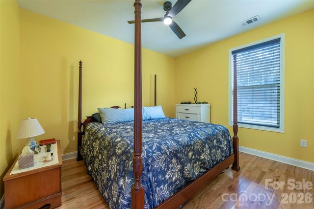 18 Hoye Lane, Candler, NC 28715