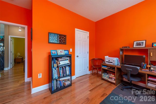 18 Hoye Lane, Candler, NC 28715