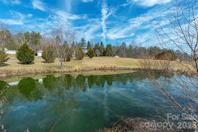 18 Hoye Lane, Candler, NC 28715