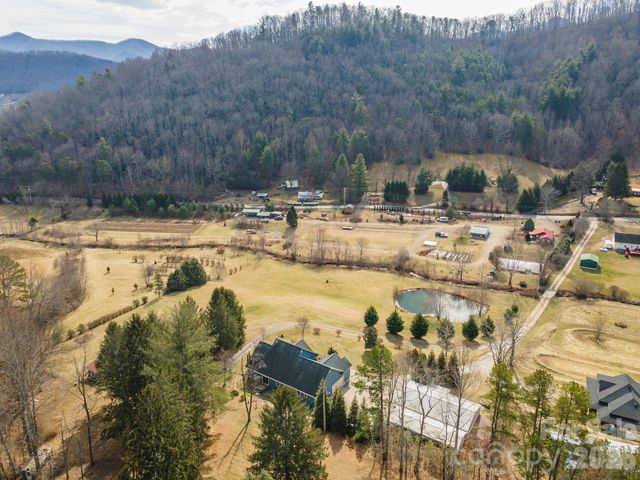 18 Hoye Lane, Candler, NC 28715