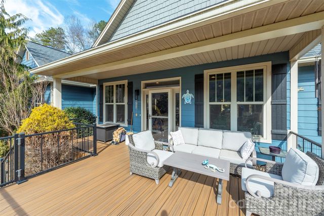 18 Hoye Lane, Candler, NC 28715