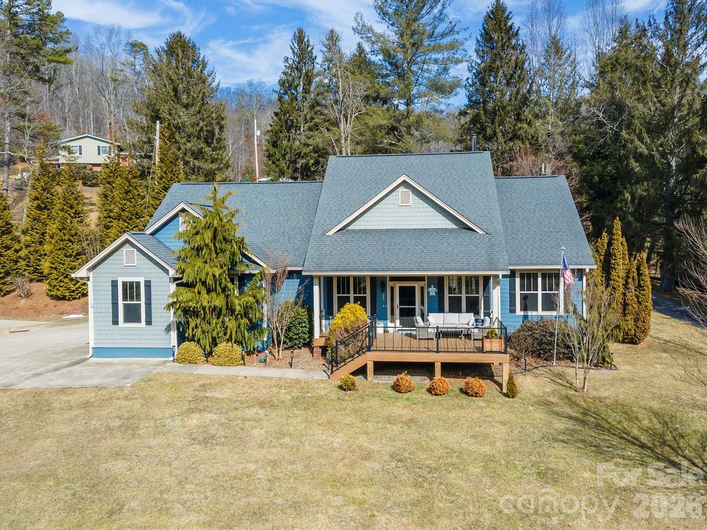 18 Hoye Lane, Candler, NC 28715