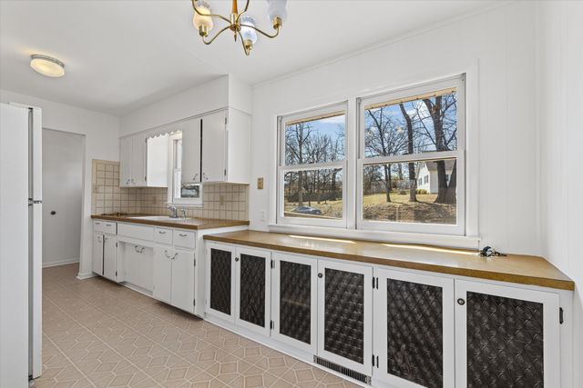 501 PARKADE BLVD, Columbia, MO 65202