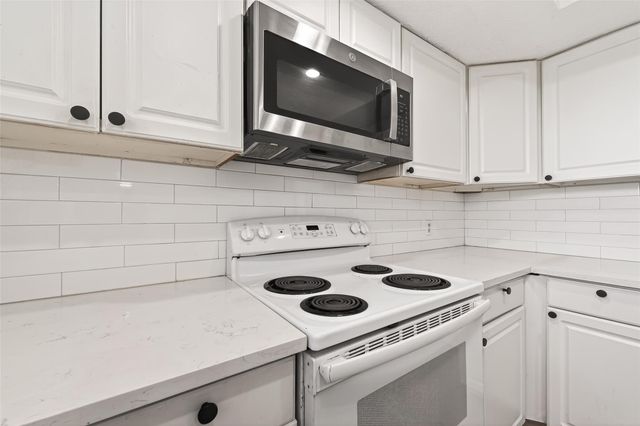 13819 Southline Road, Sugar Land, TX 77498