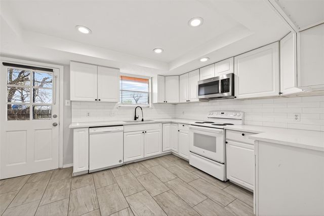 13819 Southline Road, Sugar Land, TX 77498