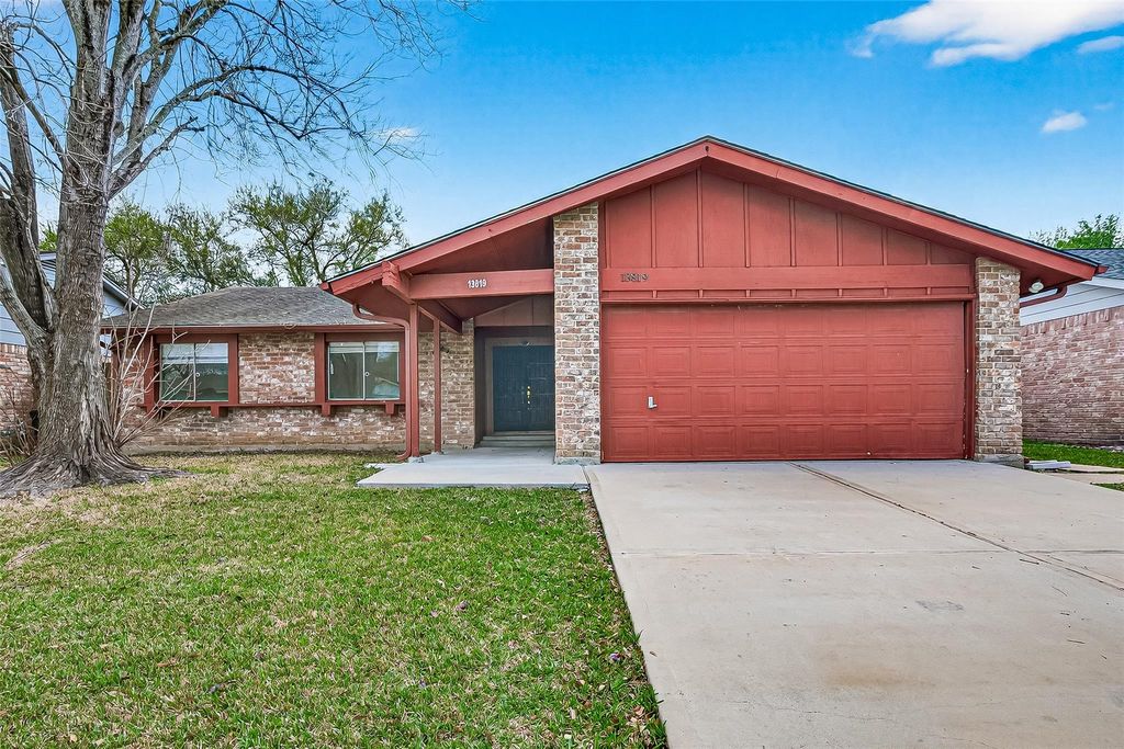 13819 Southline Road, Sugar Land, TX 77498