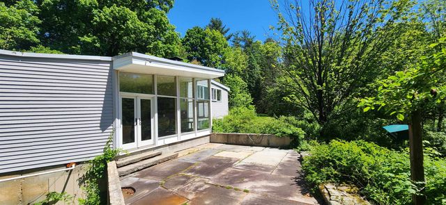 106 McLane Lane, Manchester, NH 03104