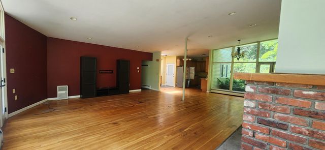 106 McLane Lane, Manchester, NH 03104