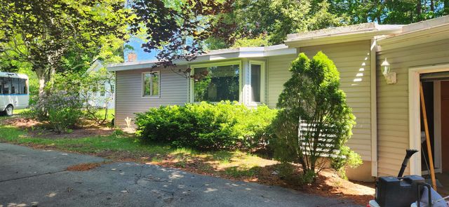 106 McLane Lane, Manchester, NH 03104