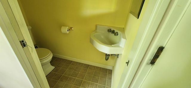 106 McLane Lane, Manchester, NH 03104
