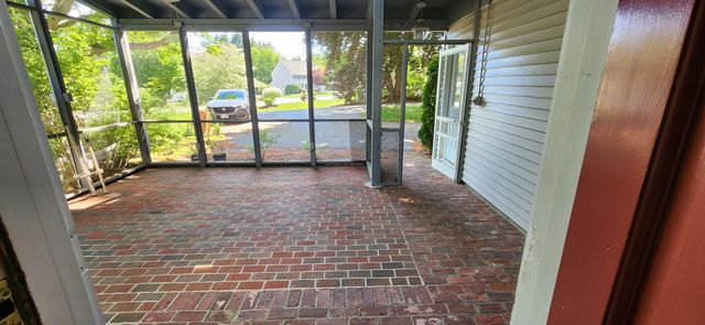 106 McLane Lane, Manchester, NH 03104