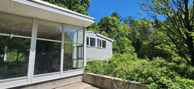 106 McLane Lane, Manchester, NH 03104