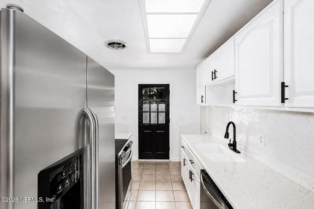 1192 KNOBB HILL Drive, Jacksonville, FL 32221