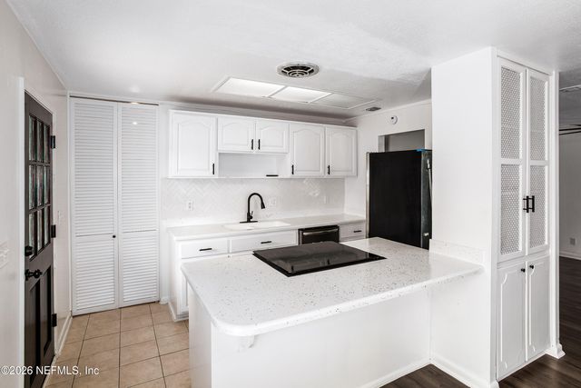 1192 KNOBB HILL Drive, Jacksonville, FL 32221