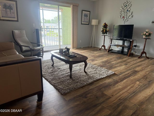 101 Bent Tree Dr Apt 69, Daytona Beach, FL 32114