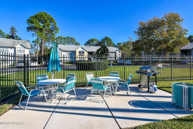 101 Bent Tree Dr Apt 69, Daytona Beach, FL 32114