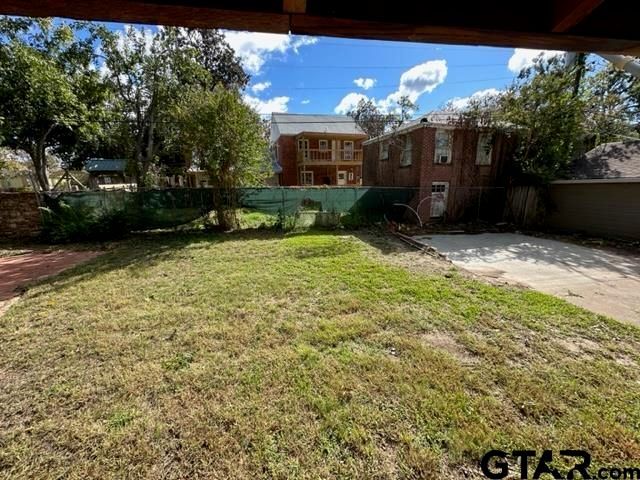 2002 S Robertson Ave, Tyler, TX 75701