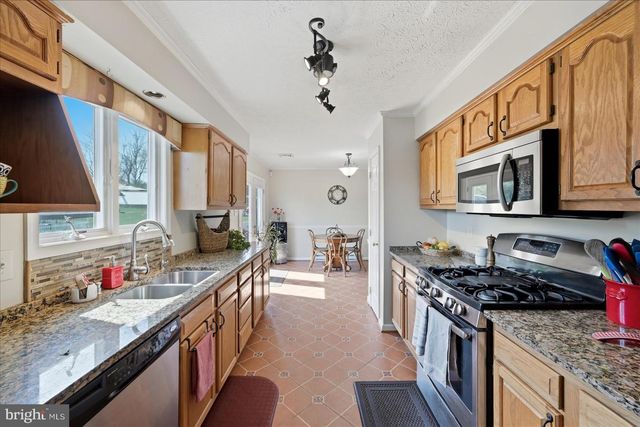 132 BEDROCK LN, Berryville, VA 22611