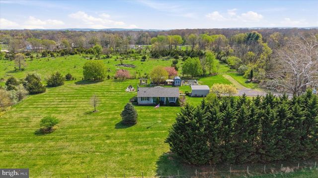 132 BEDROCK LN, Berryville, VA 22611