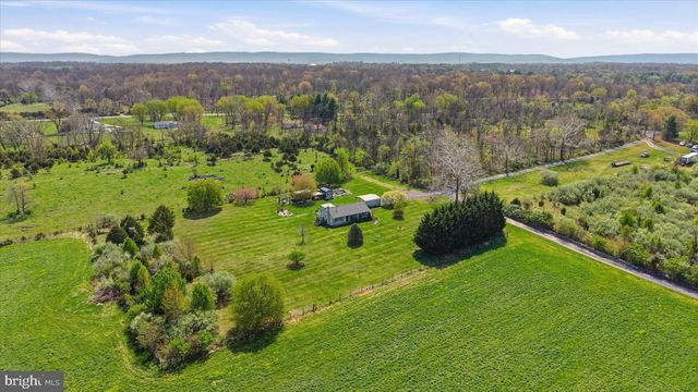 132 BEDROCK LN, Berryville, VA 22611