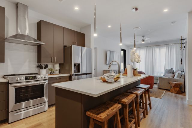 303 31st Ave N Apt 206, Nashville, TN 37203