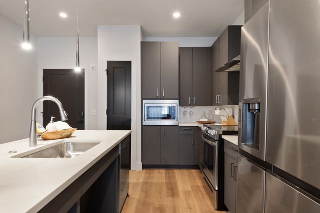 303 31st Ave N Apt 206, Nashville, TN 37203