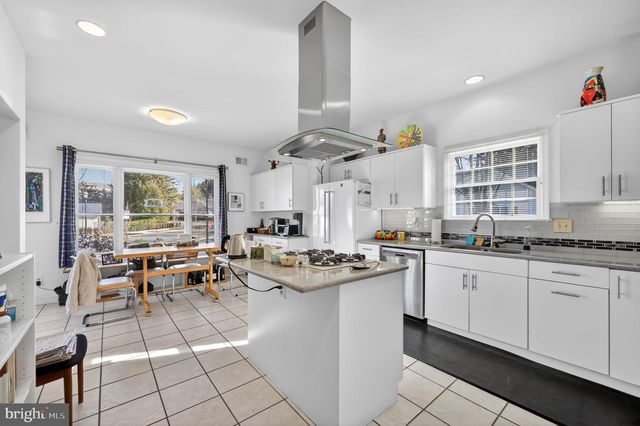 1 EMPRESS CT, Princeton, NJ 08540