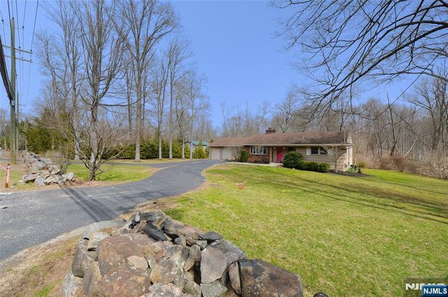 857 Darlington Avenue, Mahwah, NJ 07430