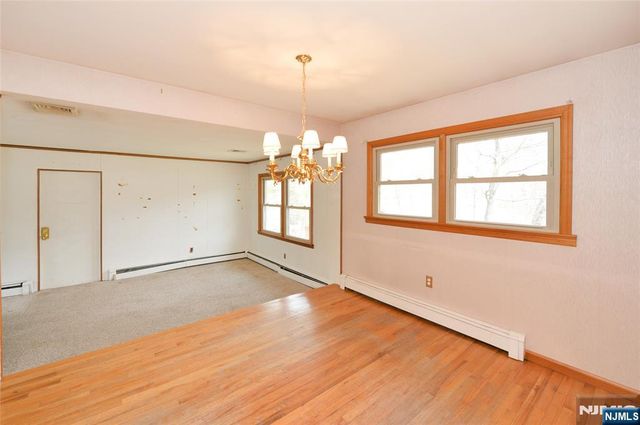 857 Darlington Avenue, Mahwah, NJ 07430