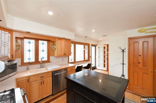 857 Darlington Avenue, Mahwah, NJ 07430