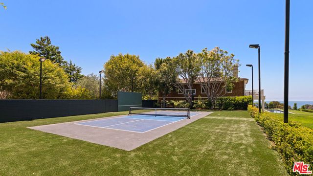 525 Spoleto Drive, Pacific Palisades, CA 90272