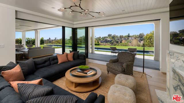 525 Spoleto Drive, Pacific Palisades, CA 90272