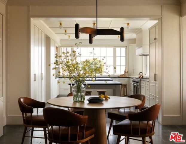 525 Spoleto Drive, Pacific Palisades, CA 90272