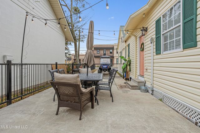 1705 Government Street, Ocean Springs, MS 39564
