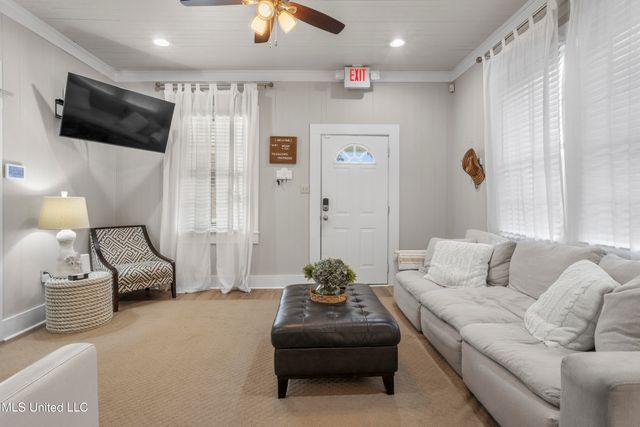 1705 Government Street, Ocean Springs, MS 39564