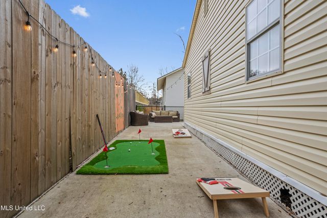 1705 Government Street, Ocean Springs, MS 39564