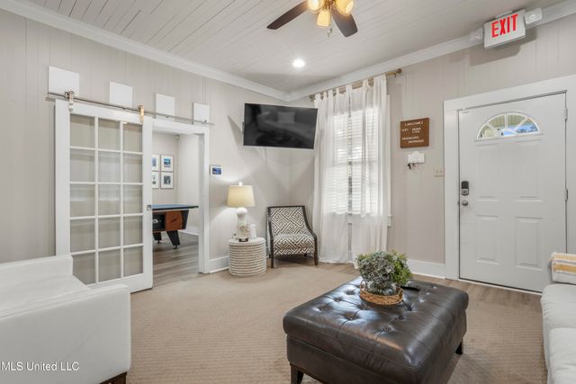 1705 Government Street, Ocean Springs, MS 39564