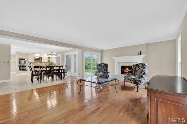 1645 Mason Knoll Road, Town And Country, MO 63131