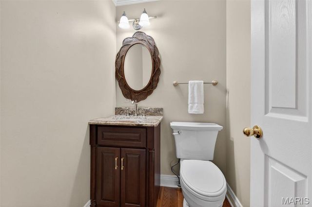 1645 Mason Knoll Road, Town And Country, MO 63131