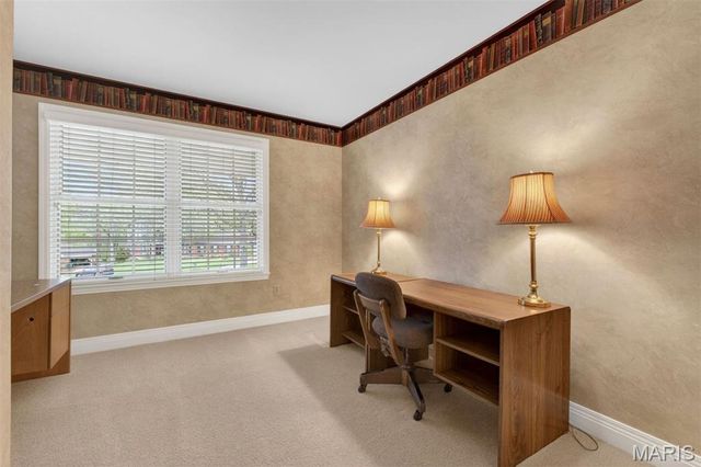 1645 Mason Knoll Road, Town And Country, MO 63131