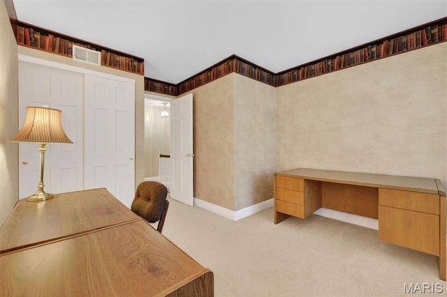 1645 Mason Knoll Road, Town And Country, MO 63131