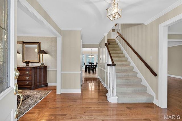 1645 Mason Knoll Road, Town And Country, MO 63131