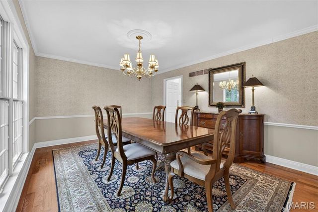 1645 Mason Knoll Road, Town And Country, MO 63131