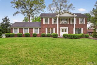 1645 Mason Knoll Road, Town And Country, MO 63131