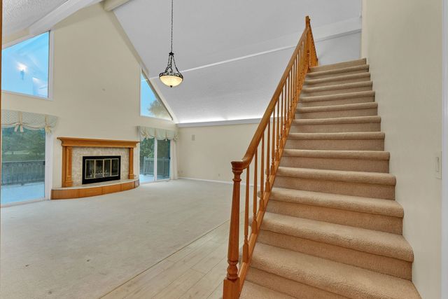 1340 S Greenwich, Wichita, KS 67207