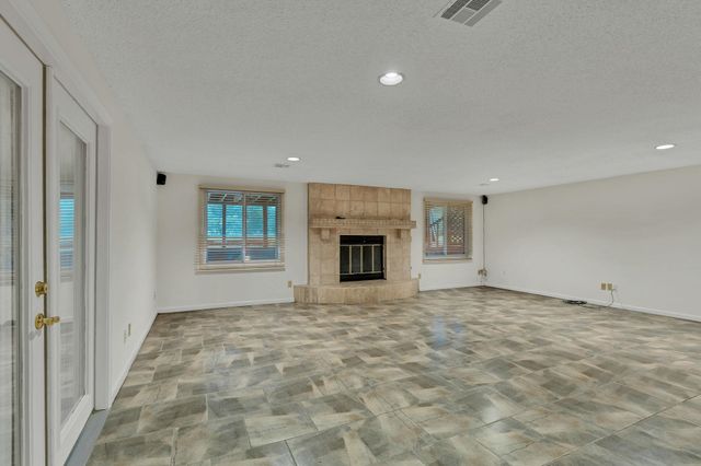 1340 S Greenwich, Wichita, KS 67207