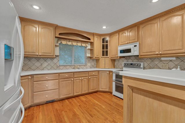1340 S Greenwich, Wichita, KS 67207