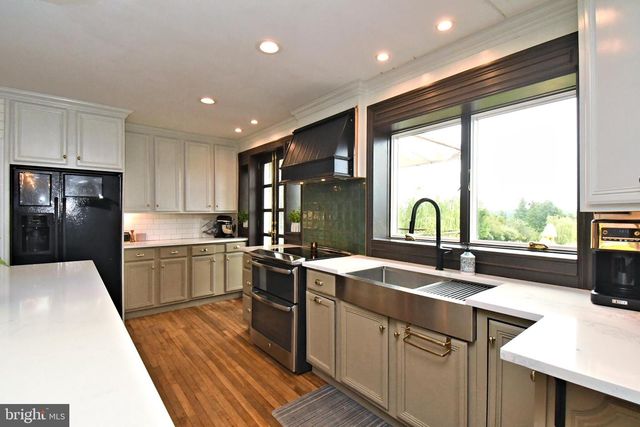 119 COLONIAL DR, Perkiomenville, PA 18074