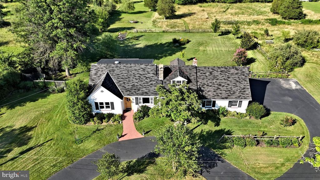 119 COLONIAL DR, Perkiomenville, PA 18074